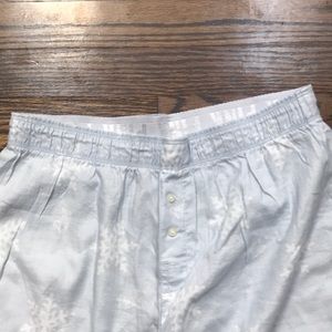 Victoria’s Secret Pink pajama pants w/ snowflakes